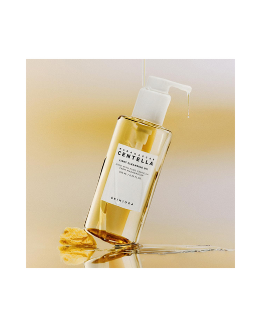 Madagascar Centella Light Cleansing Oil